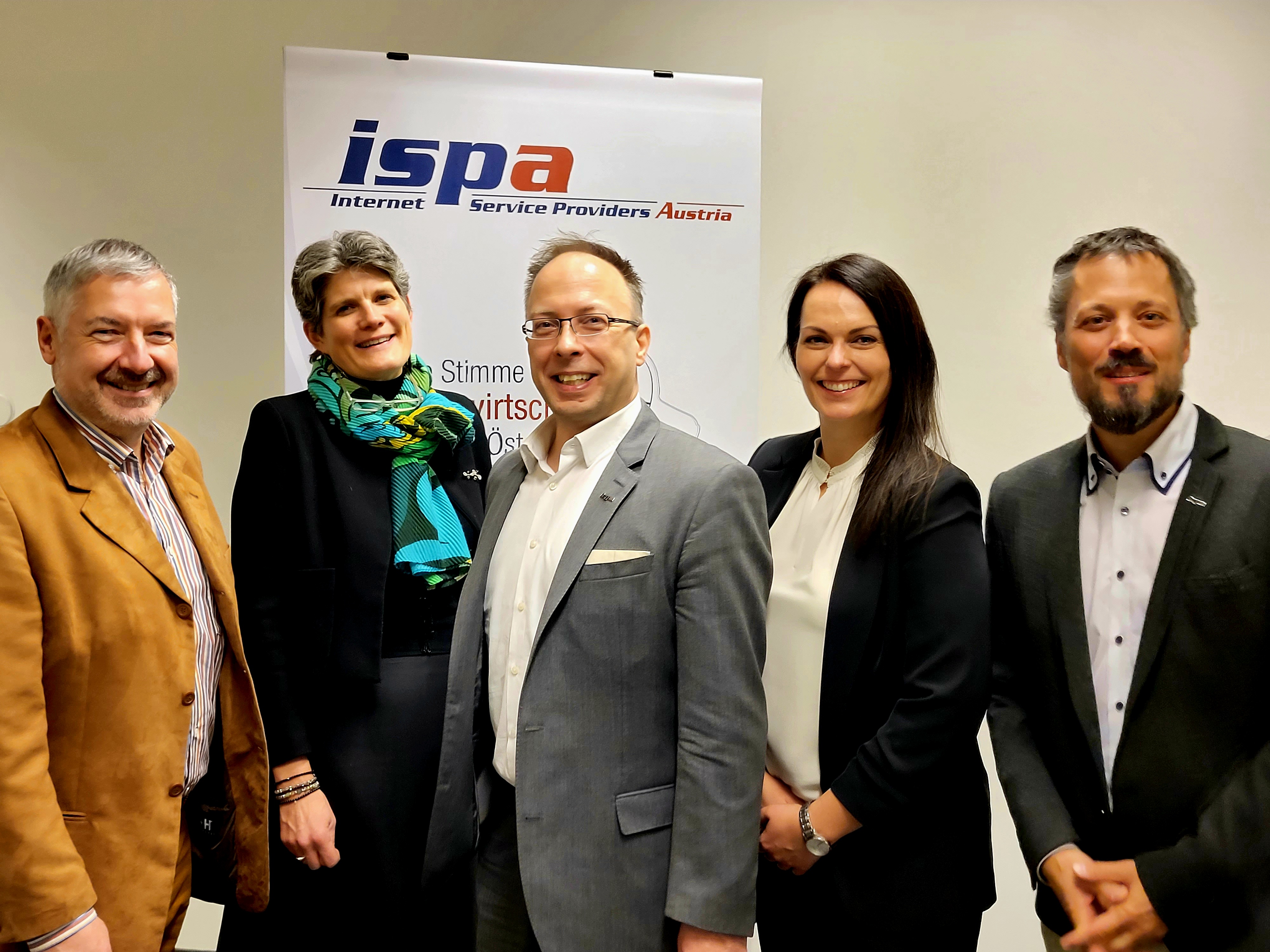 Der neu gewählte Vorstand der ISPA, v. l. n. r.: Christian Panigl, Natalie Ségur-Cabanac, Harald Kapper, Monika Valcanover und Florian Parnigoni